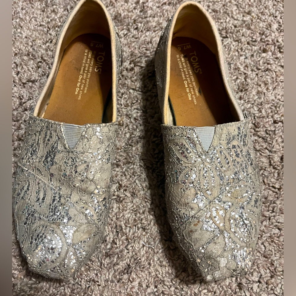 Toms